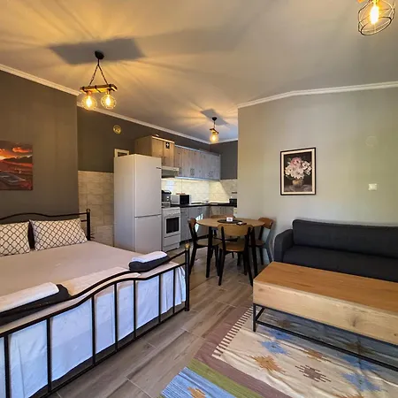 Apartment 200m From Beach-cozy With Patio Platamonas