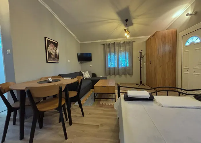 200m From Beach-cozy With Patio * Platamonas