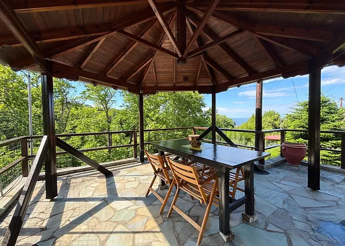 200m From Beach-cozy With Patio