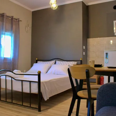 100m From Beach-cozy With Patio *