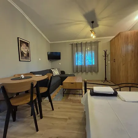 200m From Beach-cozy With Patio * Platamonas