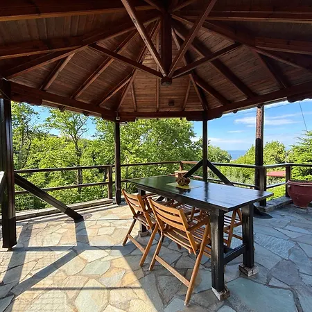 200m From Beach-cozy With Patio